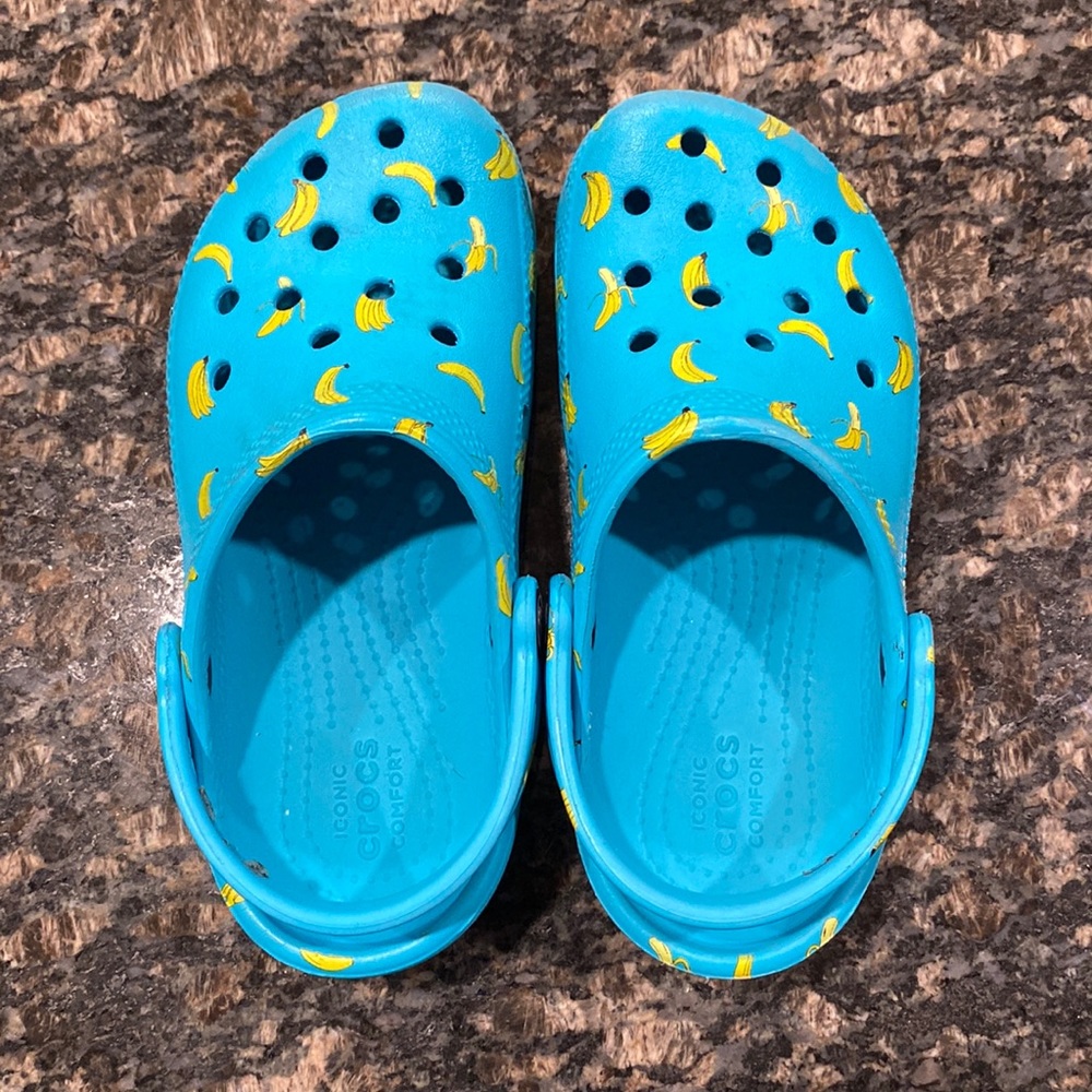 Crocs clogs